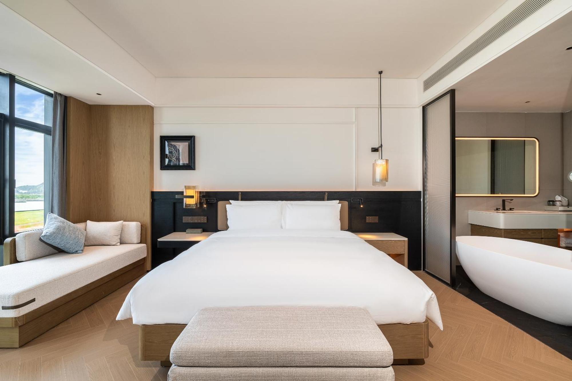 Mehood Lestie International Hotel Zhuhai Lovers Road Branch - Free Breakfast & Free Afternoon Tea & Free Midnight Snack 외부 사진