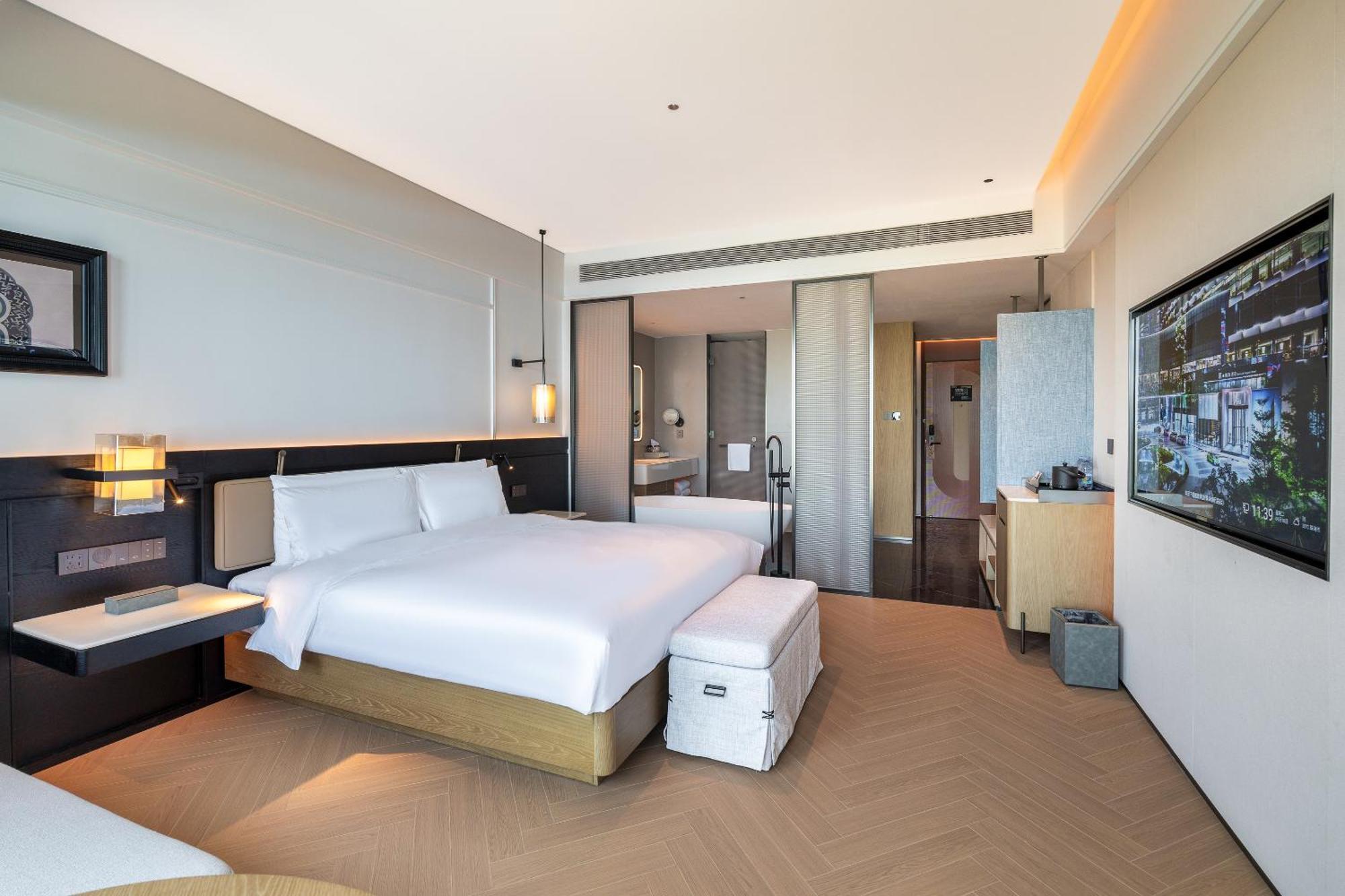 Mehood Lestie International Hotel Zhuhai Lovers Road Branch - Free Breakfast & Free Afternoon Tea & Free Midnight Snack 외부 사진